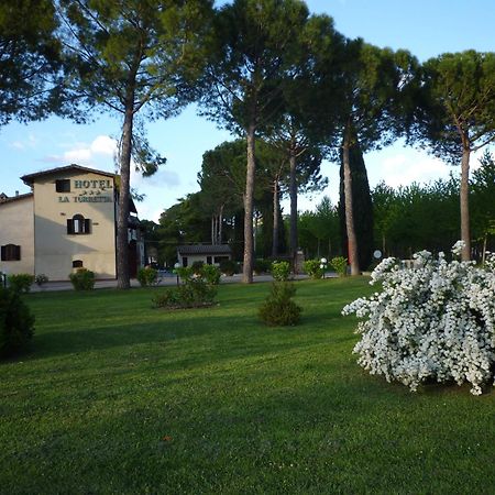 אסיסי Hotel La Torretta מראה חיצוני תמונה
