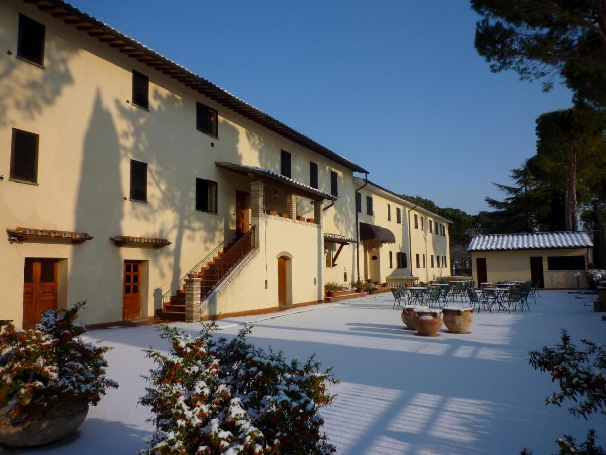 אסיסי Hotel La Torretta מראה חיצוני תמונה