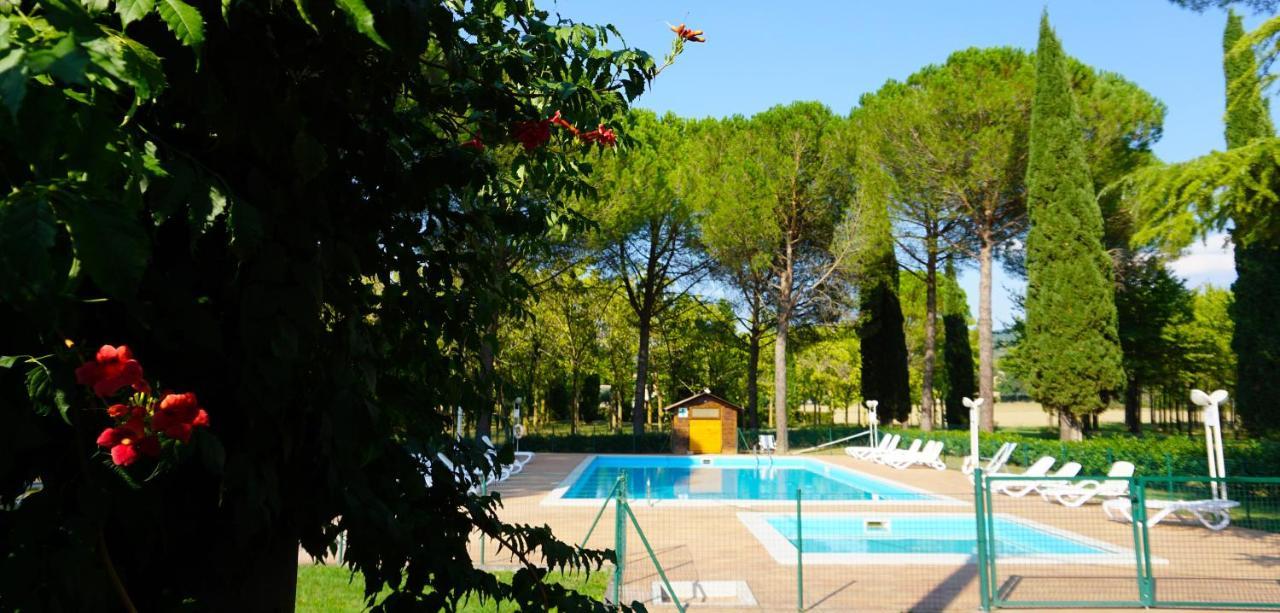 אסיסי Hotel La Torretta מראה חיצוני תמונה