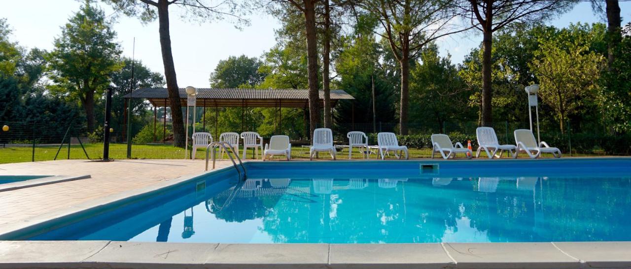 אסיסי Hotel La Torretta מראה חיצוני תמונה