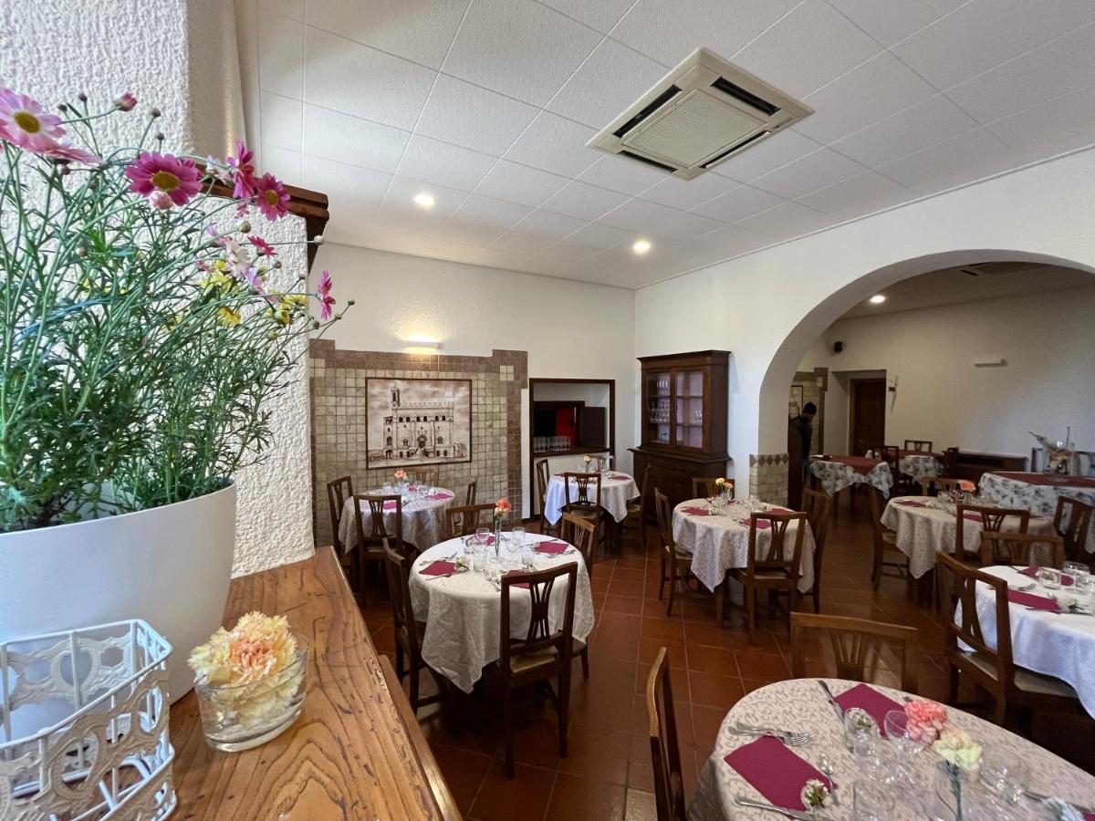 אסיסי Hotel La Torretta מראה חיצוני תמונה